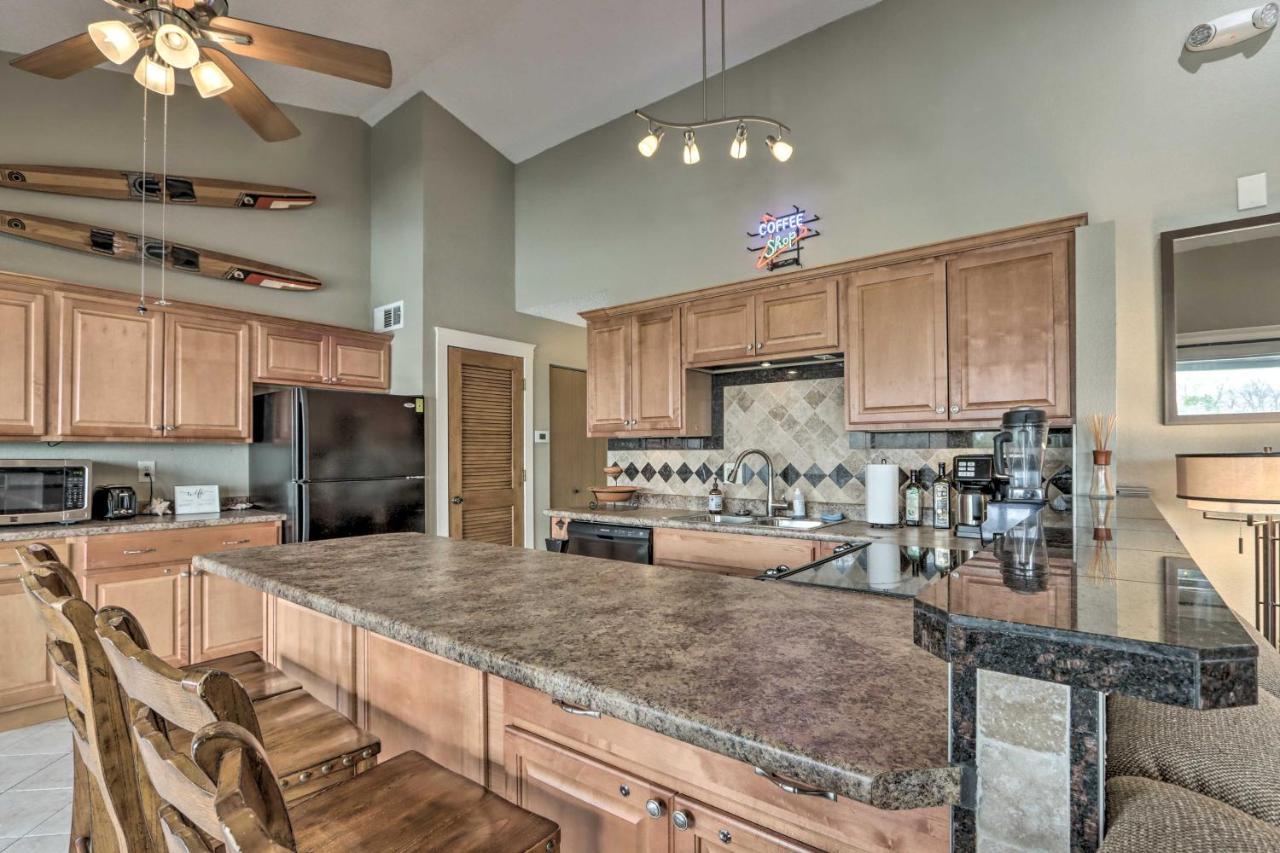 Osage Beach Condo With Lake Of The Ozarks Views Eksteriør billede